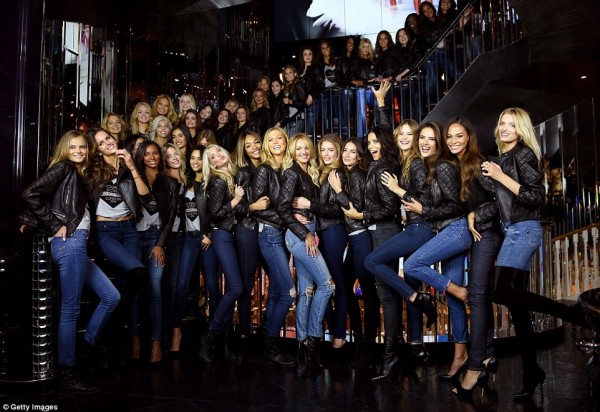 “Victoria’s Secret”-ийн сахиусан тэнгэрүүд Лондонд цугларав